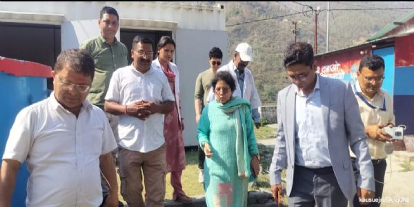 स्वास्थ्य महानिदेशक ने बद्रीनाथ यात्रा मार्ग पर स्वास्थ्य व्यवस्थाओं का किया निरीक्षण