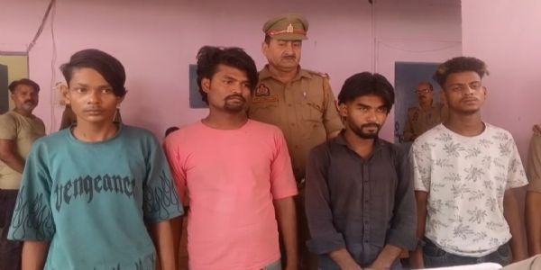 ऑटो में सवारी बनकर चोरी करने वाले शातिर गिरोह का भंडाफोड़, चार गिरफ्तार