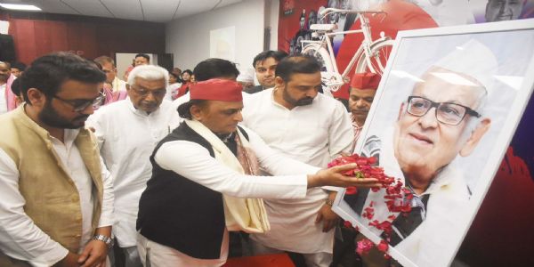 पूर्व राज्यपाल अजीज कुरैशी ने जीवन भर हिन्दुस्तानियत को किया मजबूत : अखिलेश यादव