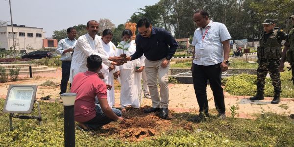 पृथ्वी दिवस पखवाड़ा पर पौधारोपण कार्यक्रम आयोजित