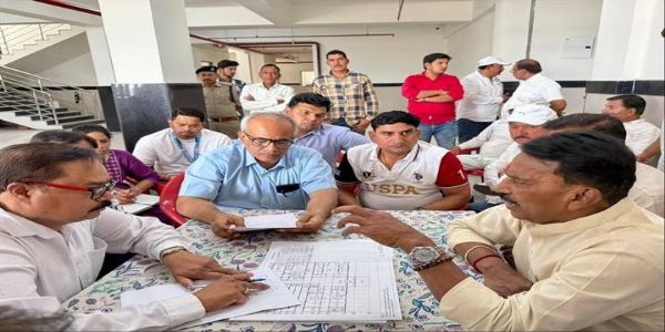 इंदौरः मंत्री सिलावट ने नवनिर्मित हॉस्पिटल का किया अवलोकन