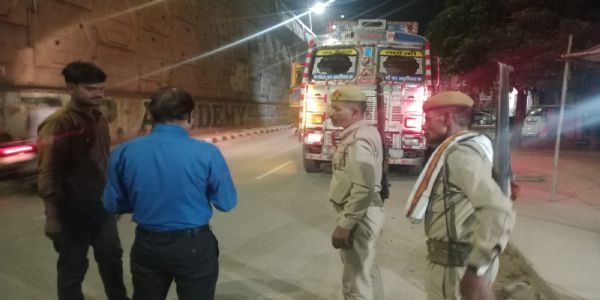 औरैया में अवैध खनन पर सख्त कार्रवाई : रात में चला विशेष चेकिंग अभियान, 153 वाहनों की जांच, 5.85 लाख का जुर्माना