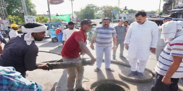 पानी की आपूर्ति और साफ-सफाई व्यवस्था में कोताही बर्दाश्त नहीं करेंगे: ऊर्जा मंत्री तोमर