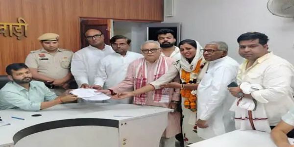 रेवाड़ी नगर परिषद चुनावः नेहारिका राव ने भरा नामांकन, निर्मला राव भी मैदान में