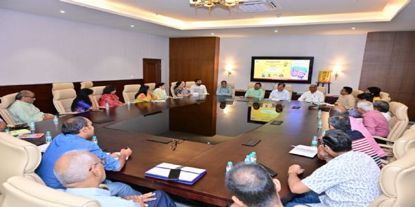 विश्व पुस्तक दिवस के उपलक्ष्य में आनंद मठ पर परिचर्चा