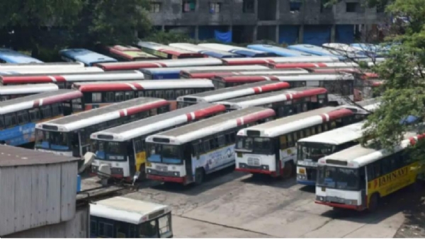 तेलंगाना थम गए सरकारी बसों के पहिए