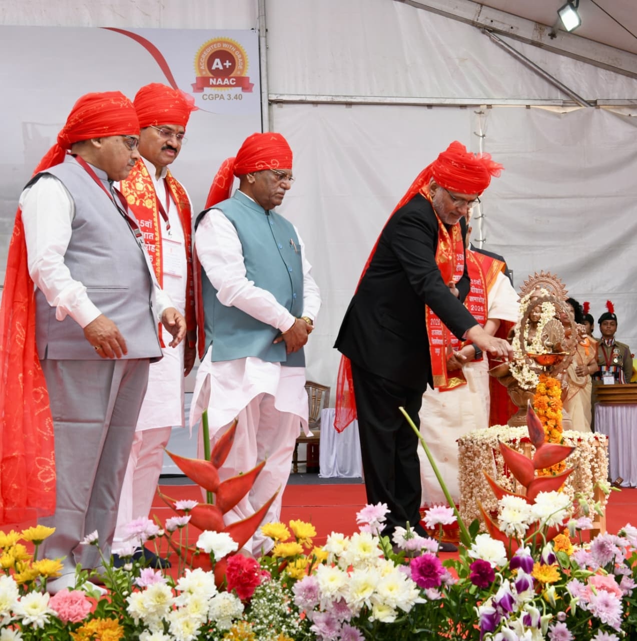 ज्ञान का उपयोग समाज की बेहतरी के लिए करें:उपराष्ट्रपति