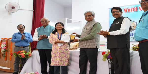 पशु चिकित्सकों का पेशा मानव डॉक्टरों की तुलना में अधिक पवित्र : कुलपति