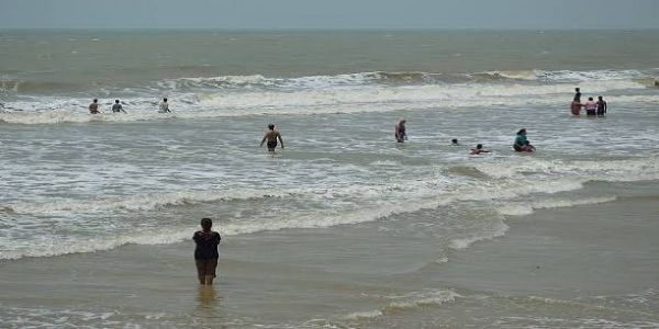 पाबंदियां हटते ही दीघा में खुलने लगे होटल और दुकानें