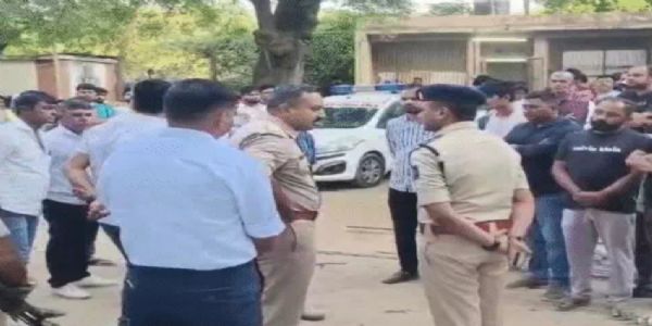 महेसाणा में भाजपा उम्मीदवार के भांजे की चाकू मारकर हत्या