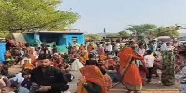शिवपुरी : टाइगर हमले से आदिवासी की मौत के बाद उबाल, 5 घंटे चक्काजाम, आश्वासन पर खुला मार्ग