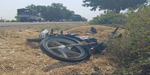 राजगढ़ः अज्ञात वाहन की टक्कर से बाइक सवार मां-बेटे की मौत