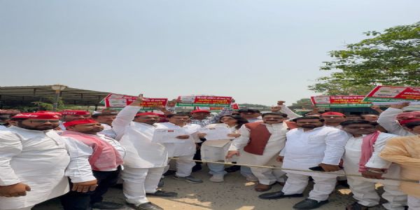 स्मार्ट मीटर को लेकर सपा का जोरदार विरोध, सीबीआई जांच की मांग