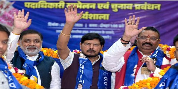 लखनऊ में केन्द्रीय मंत्री रामदास अठावले