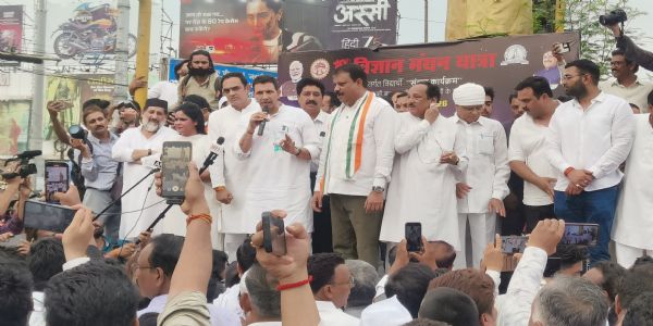 भोपाल में महिला आरक्षण के समर्थन में कांग्रेस का पैदल मार्च, भाजपा पर महिला विरोधी नीतियों का आरोप
