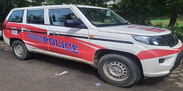 मुरैना के डायल-112 की तत्परता से सवारी ऑटो दुर्घटना में घायल व्यक्तियों को मिला समय पर इलाज