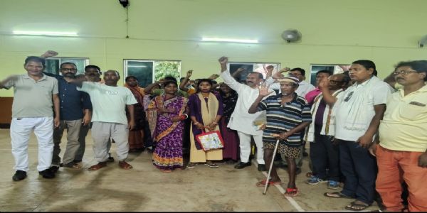 चिड़िया माइंस बंद रहने से 250 परिवार संकट में, पूर्व मुख्यमंत्री ने दी आंदोलन की चेतावनी