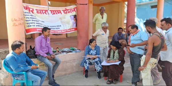 क्षीर धारा ग्राम योजना: ग्रामीण क्षेत्रों में पशुपालकों को कराया जा रहा वैज्ञानिक पद्धतियां से अवगत