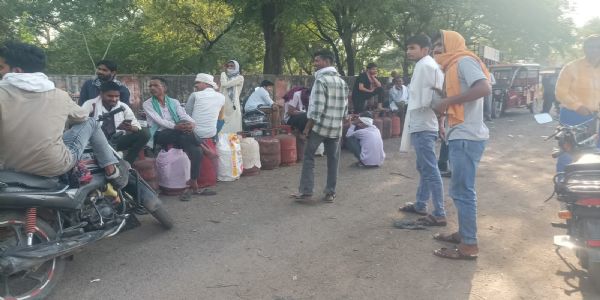 हमीरपुर में गैस एजेंसी में 571 सिलेंडर की हेराफेरी, एफआईआर दर्ज