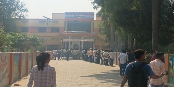 यूपी होमगार्ड्स परीक्षा के दूसरे दिन 19 केंद्रों पर शुरू, दो पालियों में 16,800 अभ्यर्थी देंगे परीक्षा