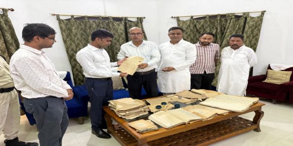 सीवान की 200 वर्ष पुरानी पांडुलिपियां आईं सामने, आर्थिक इतिहास का खुला अहम अध्याय