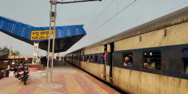 न्यू बायपास लाइन पर दौड़ेगी यात्री ट्रेनें, सरायगढ़ के झाझा जंक्शन पर रुकेगी पूर्णिया कोर्ट-आनंद विहार स्पेशल ट्रेन