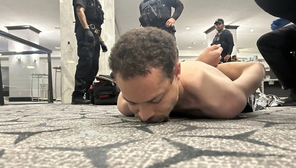 राष्ट्रपति ट्रंप ने संदिग्ध का फोटो सोशल ट्रुथ पोस्ट में दिखाया है। इस व्यक्ति की पहचान हो गई है।