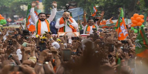 रोड शो में अमित शाह