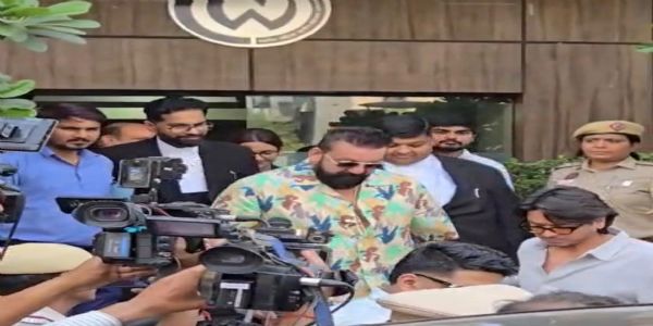 सरके चुनर तेरी सरके गाने को लेकर एनसीडब्ल्यू के सामने हुए पेश संजय दत्त, मांगी माफी