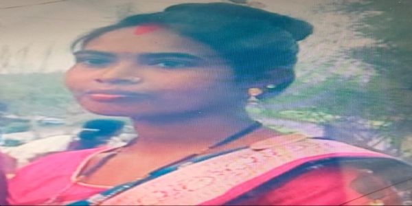 पश्चिमी सिंहभूम में तेज रफ्तार ट्रेलर की टक्कर से महिला की मौत, भाई गंभीर घायल