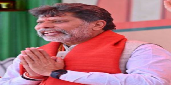 किरण देव ने स्व-गणना प्रक्रिया पूरी की, नागरिकों से डिजिटल भागीदारी की अपील