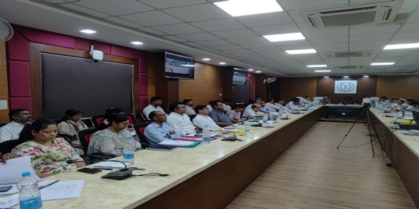 सूरजपुर सुशासन तिहार की तैयारी तेज, 1 मई से लगेंगे समाधान शिविर, कलेक्टर ने दिए सख्त निर्देश