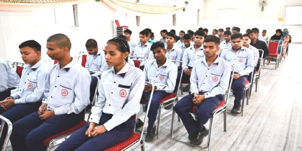 नेत्र शिविर से बदलेगी बच्चों की जिंदगी : जिलाधिकारी