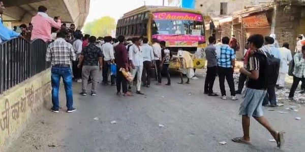 मुरैना: बस ने महिला को 30 फीट तक घसीटा, मौके पर मौत