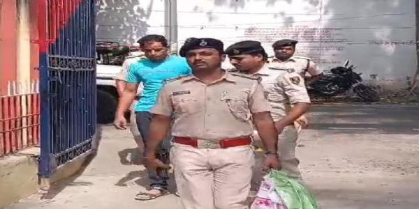 हत्या मामले में दो अपराधी गिरफ्तार, हथियार और कारतूस बरामद