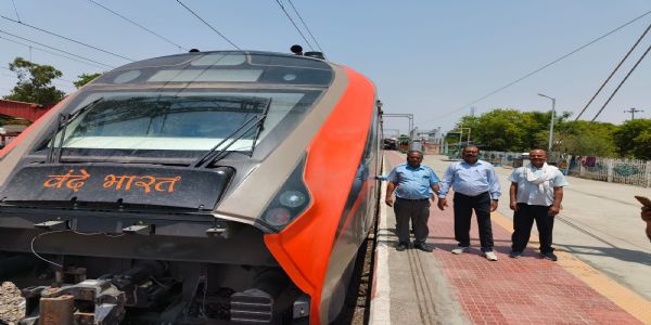 कोटा मंडल की पटरियों पर इतिहास का आगाज़ : भारत की पहली अल्सटॉम-प्रणोदन वंदे भारत रेक के परीक्षण का शुभारंभ