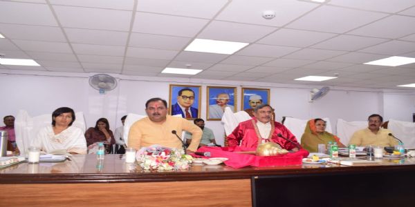 ननि झांसी : तीखी नोकझोंक के बीच सदन में 4.90 अरब रुपये का बजट पास