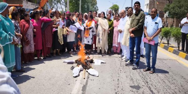 फतेहाबाद : महिला आरक्षण का विरोध करने पर भाजपा ने राहुल गांधी का पुतला फूंका