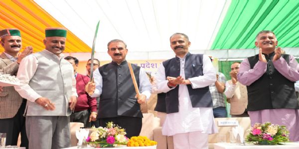 शिमला की धरेच बनी हिमाचल की पहली ग्रीन पंचायत, सौर ऊर्जा से होगी कमाई