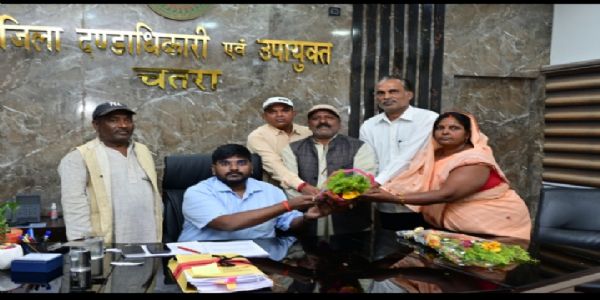 उपायुक्त से मिला झारखंड आंदोलनकारियों का शिष्टमंडल