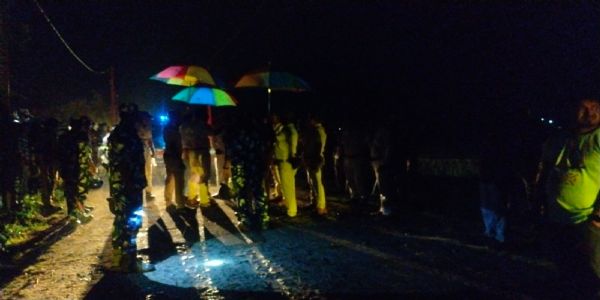 झड़प के बाद गोघाट के बर्मा गांव में पुलिस का ‘एक्शन’, कई हिरासत में