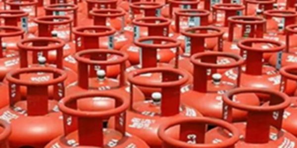 मप्र : एलपीजी की कालाबाजारी पर सख्ती जारी, अब तक 2948 स्थानों पर हुई जांच में 4642 गैस सिलेण्डर जब्त