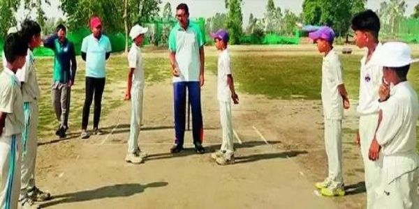 द आरएन व रुक्मणी क्रिकेट एकेडमी सेमीफाइनल में पहुंचीं