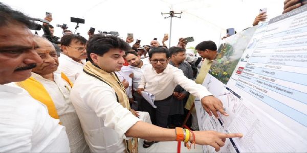 केंद्रीय मंत्री सिंधिया ने किया वेस्टर्न बायपास का निरीक्षण