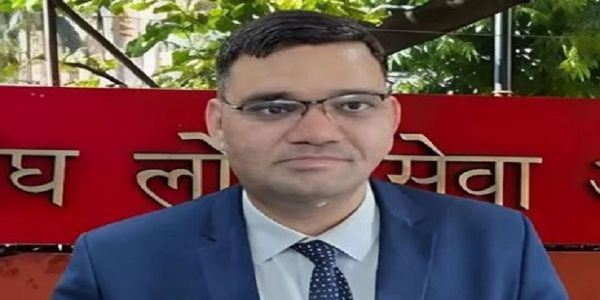 उप्र के चर्चित आईएएस रिंकू राही ने अपना इस्तीफा वापस लिया