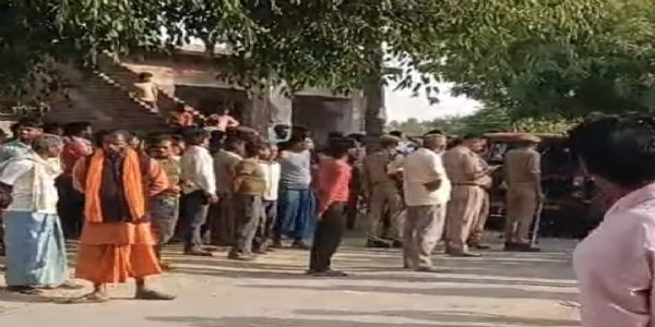 शाहजहांपुर में फावड़े से वार कर पत्नी की हत्या की