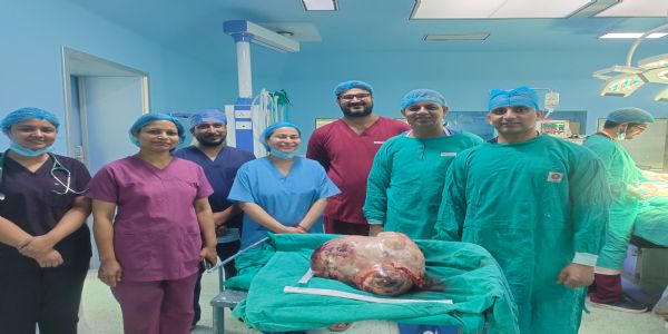 मेवात मेडिकल कॉलेज में जटिल सर्जरी, महिला के पेट से 9 किलो का ट्यूमर निकाला