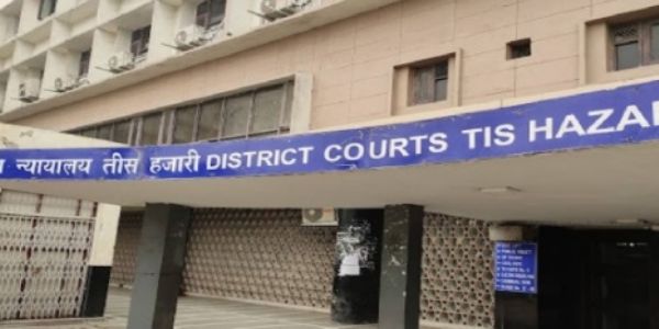 सीबीआई के संयुक्त निदेशक और रिटायर्ड एसीपी को 25 साल पुराने छापेमारी मामले में तीन महीने की सजा