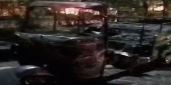 गुरुग्राम: चलते सीएनजी ऑटो में भीषण आग, चालक जिंदा जला