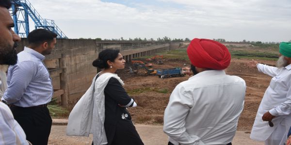 कैथल: मानसून से पहले बाढ़ सुरक्षा तैयारियों का डीसी ने लिया जायजा